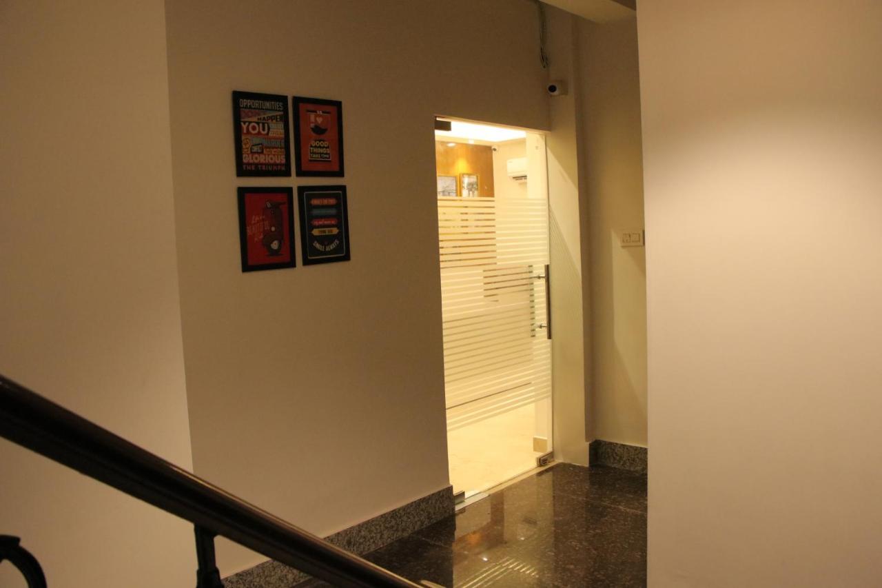 La Cresta Inn โกลกาตา ภายนอก รูปภาพ