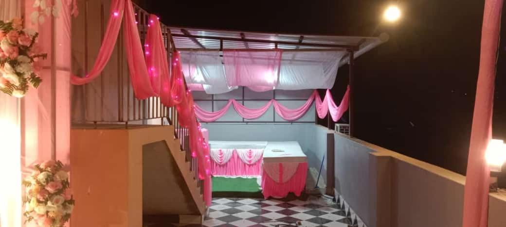 La Cresta Inn โกลกาตา ภายนอก รูปภาพ
