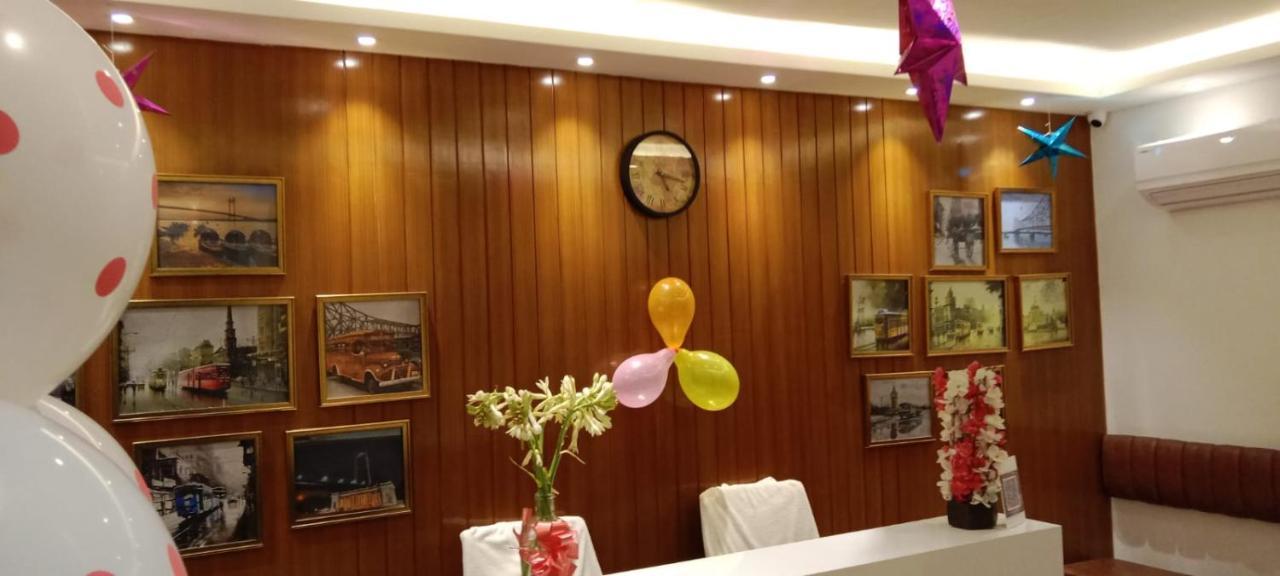La Cresta Inn โกลกาตา ภายนอก รูปภาพ