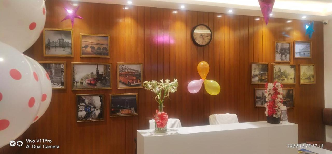 La Cresta Inn โกลกาตา ภายนอก รูปภาพ
