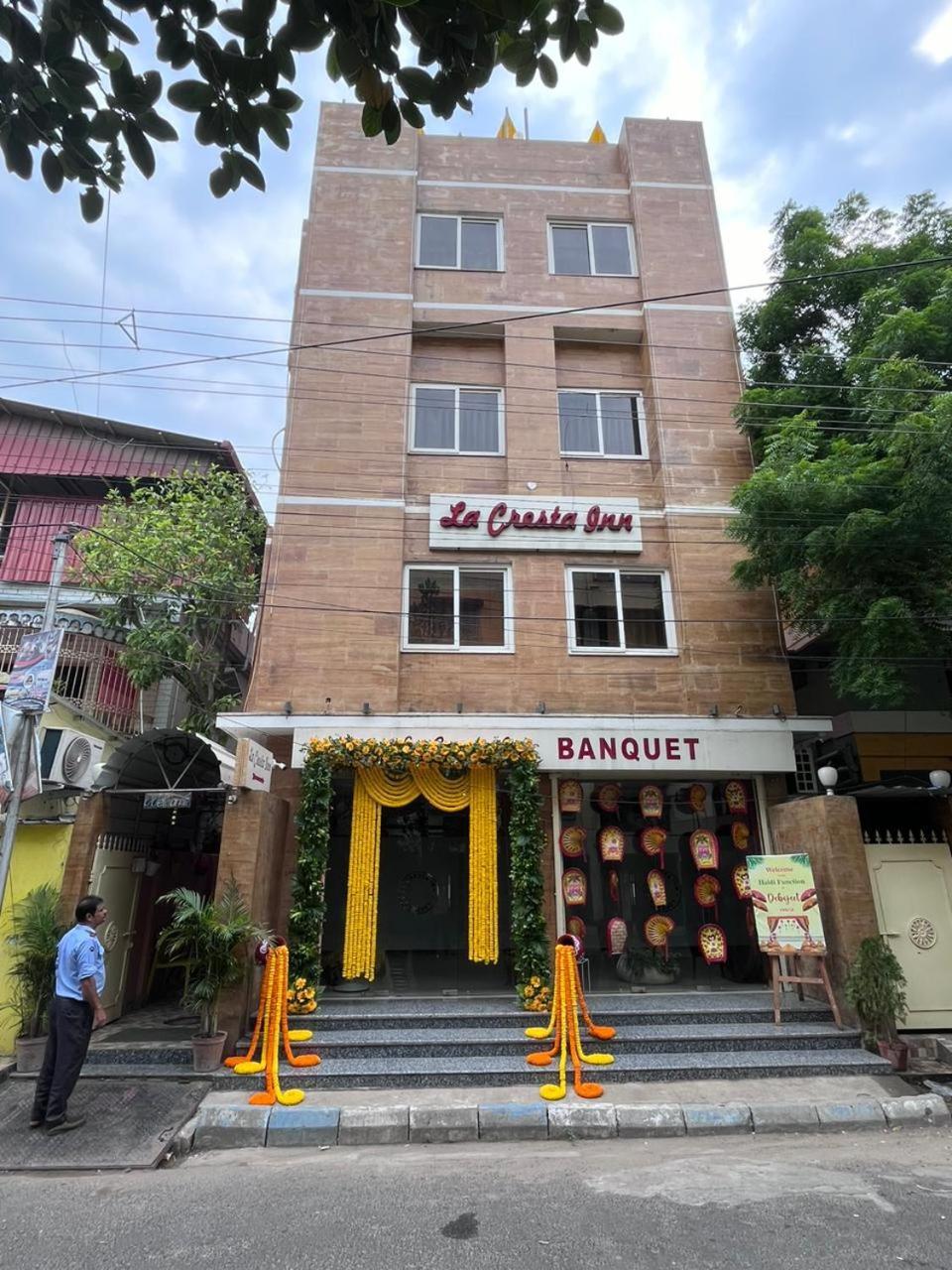 La Cresta Inn โกลกาตา ภายนอก รูปภาพ