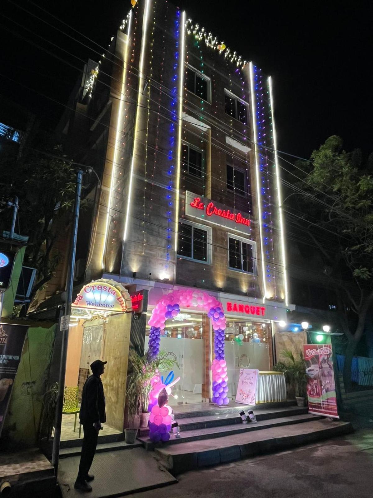 La Cresta Inn โกลกาตา ภายนอก รูปภาพ